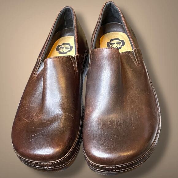 Women's 10 TIMBERLAND PRO Renova Slip Resistant Slip-On Brown Leather Clogs EUC - Picture 2 of 14